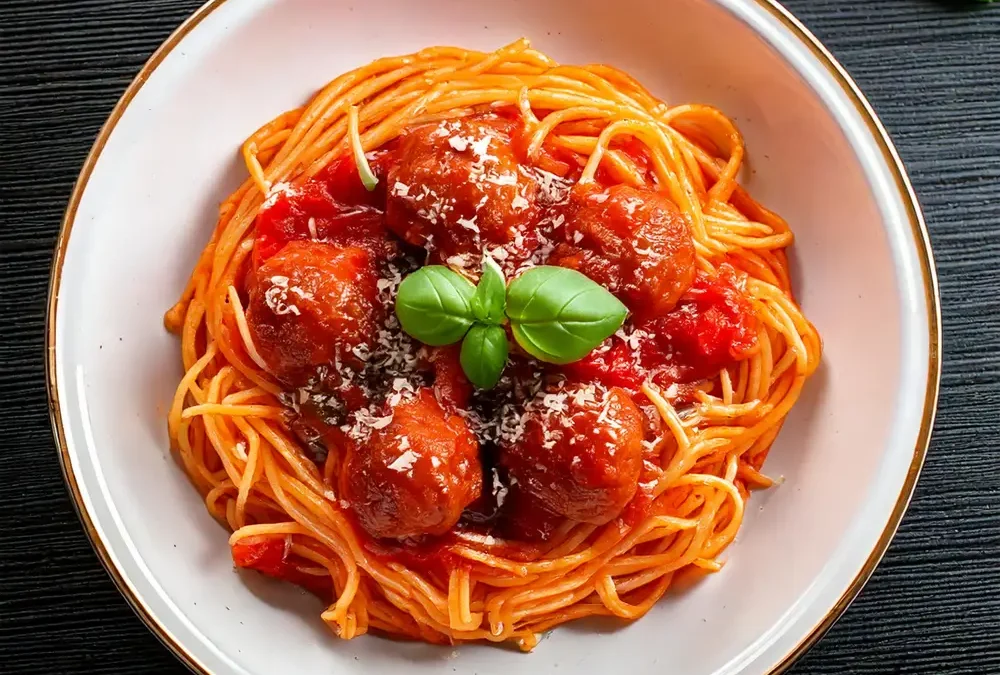 Pasta Pomodoro with beef meatballs